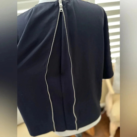 Everlane | Navy Blue Boxy Zip Back Blouse - Size 4 - Picture 6 of 6